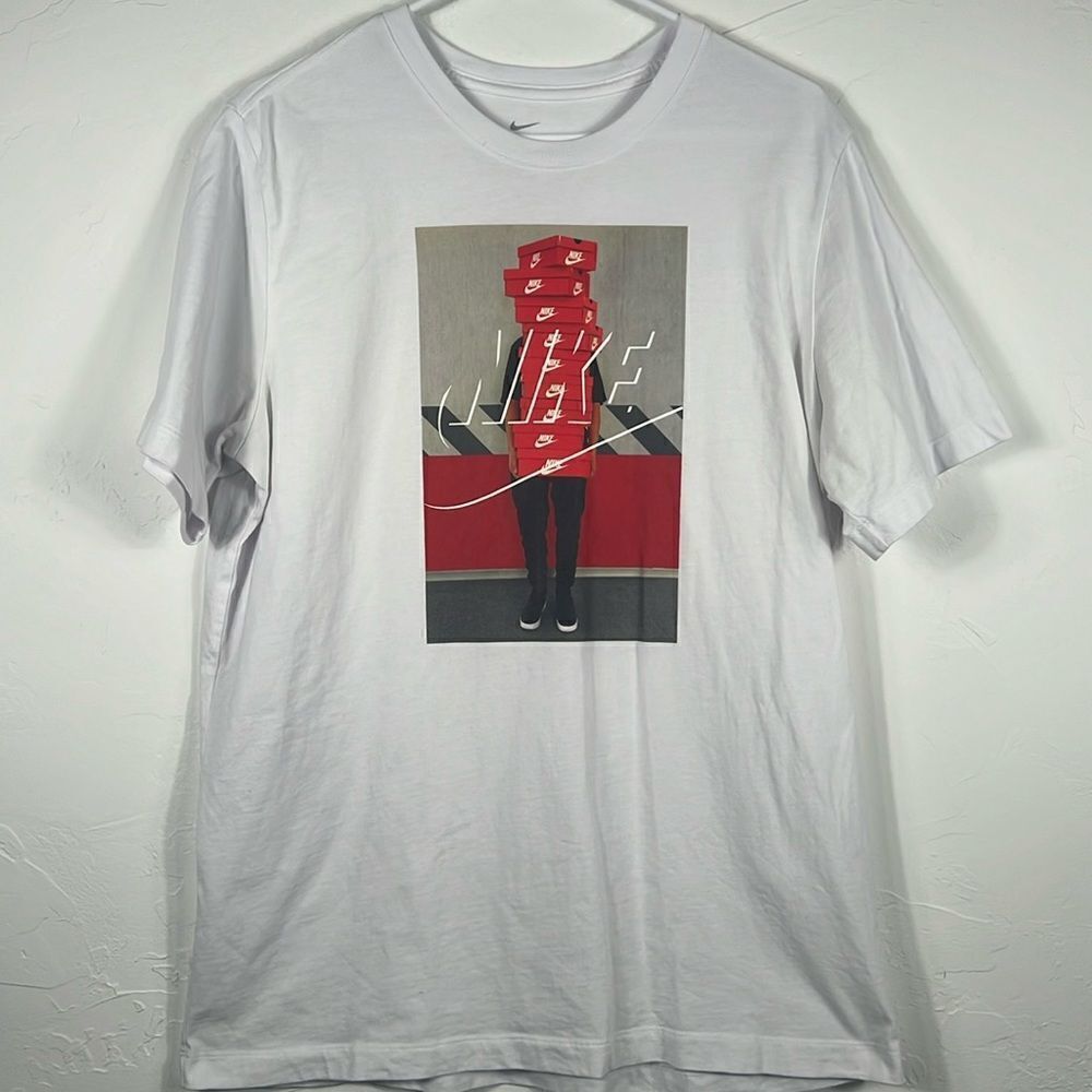 🔥🔥 NIKE Graphic Tee - Higher Quality RARE T-Shirt - Men Sz L - PERFECT - Worn